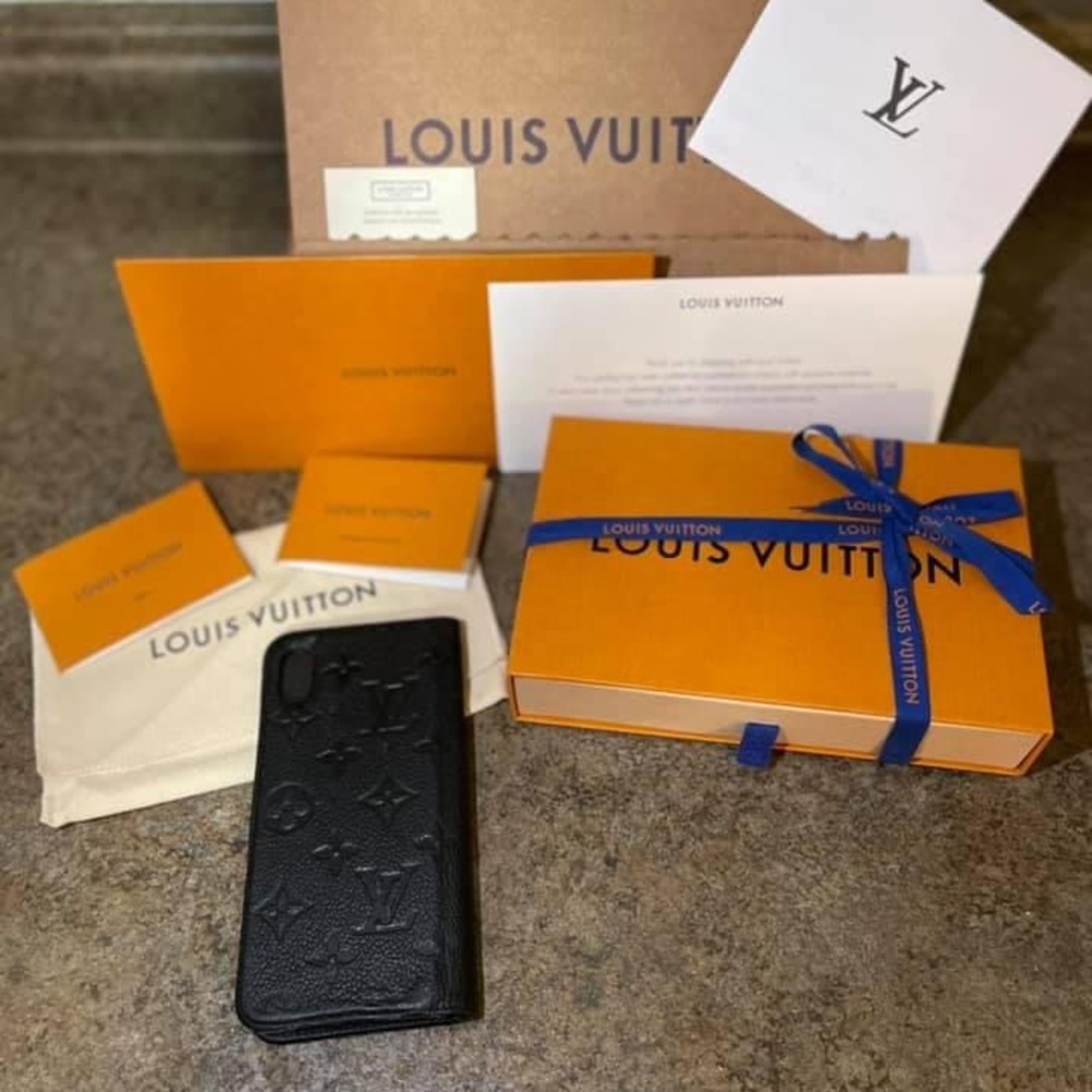 AUTHENTIC Louis Vuitton XS Max Folio Case